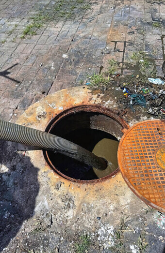 https://kelmscottplumber.com.au/uploads/2025/06/blocked-drains-256136.jpg