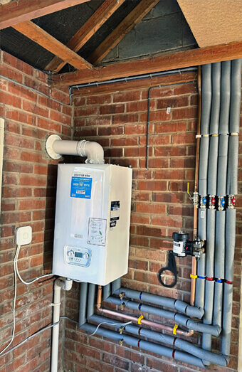 https://kelmscottplumber.com.au/uploads/2025/06/commercial-plumbing-497911.jpg