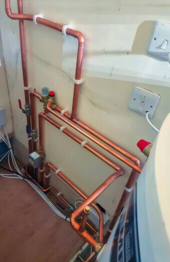 https://kelmscottplumber.com.au/uploads/2025/06/hot-water-301986.jpg